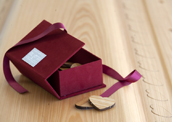 Borsa a tracollo per il Cerimoniale Scrigno del Cuore 1 Borsa a tracollo per il Cerimoniale Scrigno del Cuore 1